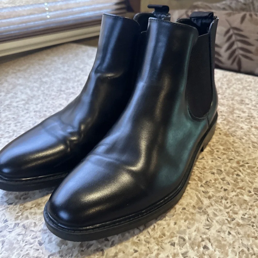 Kenneth Cole Unlisted Peyton Chelsea Boots Mens 10 Black Ankle Pull On Boot